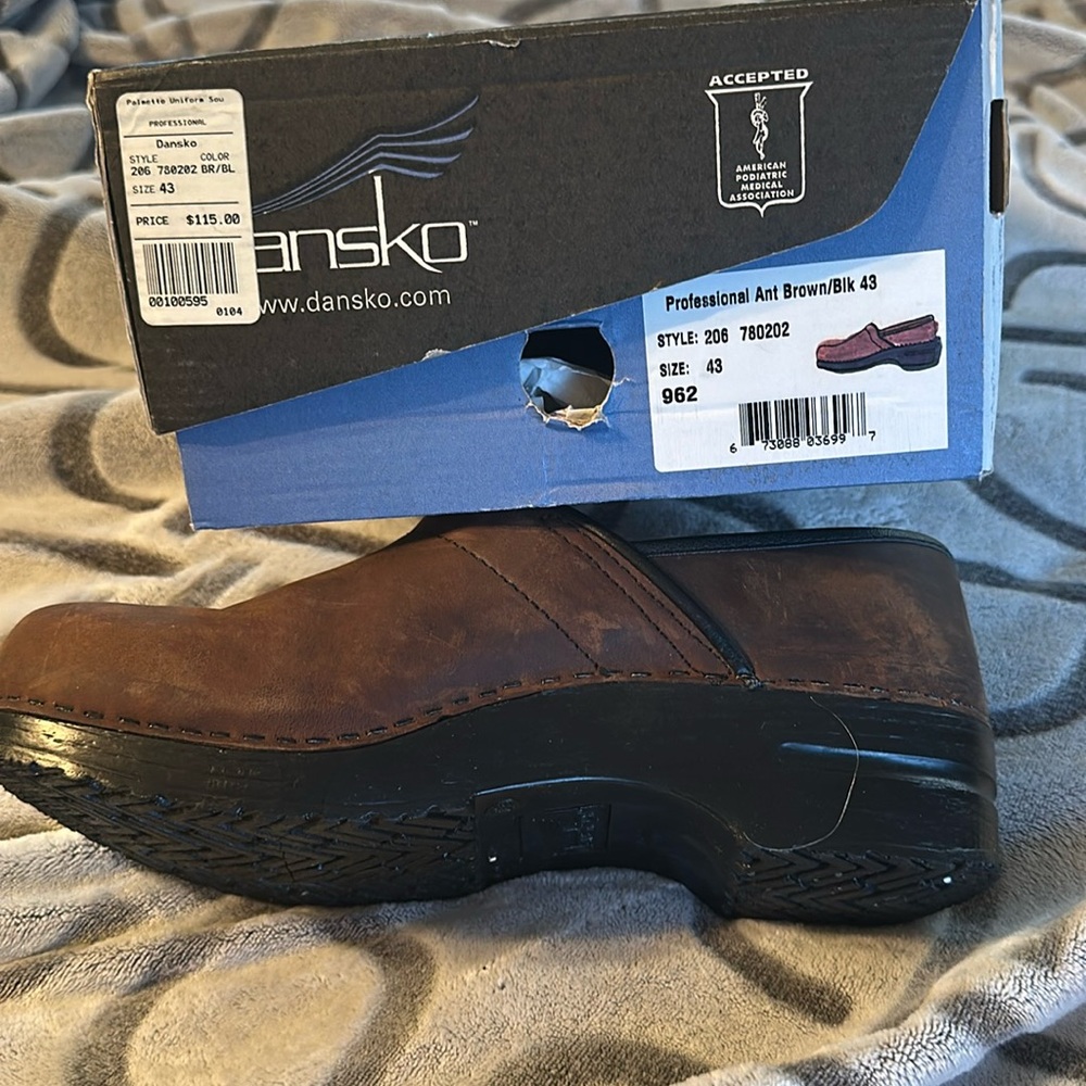Dansko professional ant brown/black. Gently used. Size 43